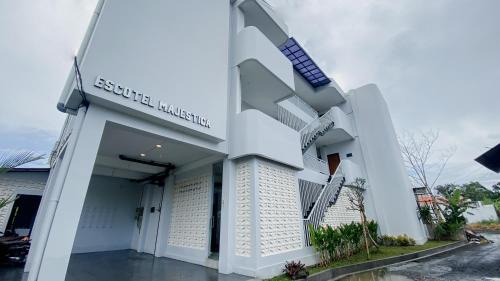 Escotel Majestica in Dalung