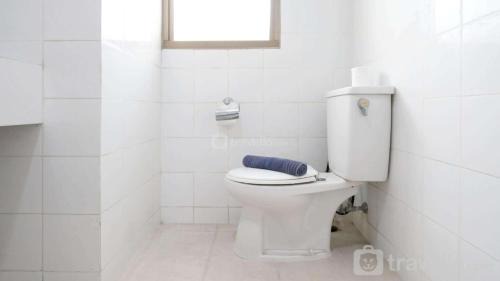 Extra Spacious and Homey 2BR at Kondominium Puncak Marina Apartment By Travelio in Surabaya