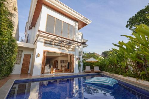 Fale Seminyak - Brand New Modern Luxury 5BR Villa in Seminyak with Private Pool, Gym & Massage Room in Seminyak