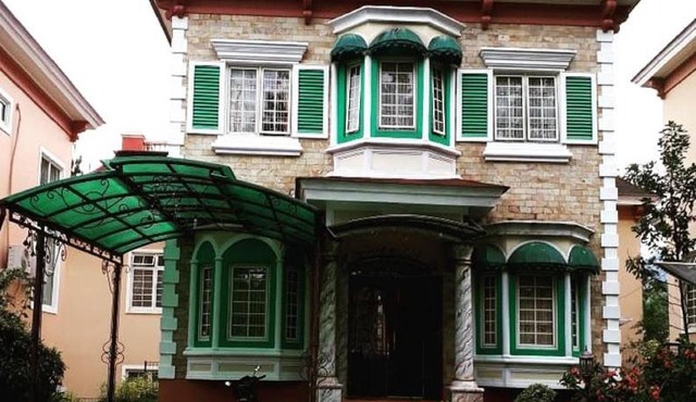 Fame Villa Castle Hook Kota Bunga in Puncak