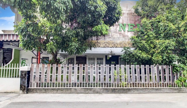 Family Friendly Luxury Suite with Free WiFi in Padang