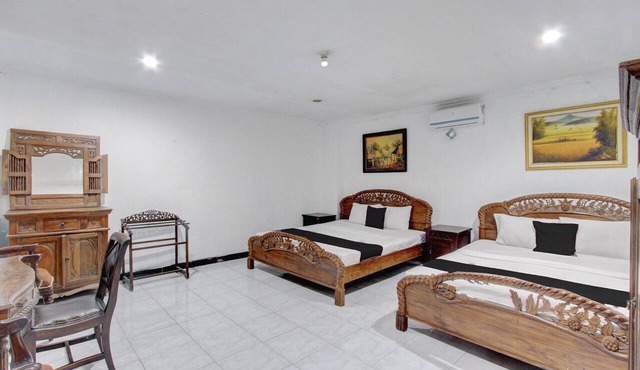 Family Friendly Suite W/Free WiFi Parking and Pool in Yogyakarta