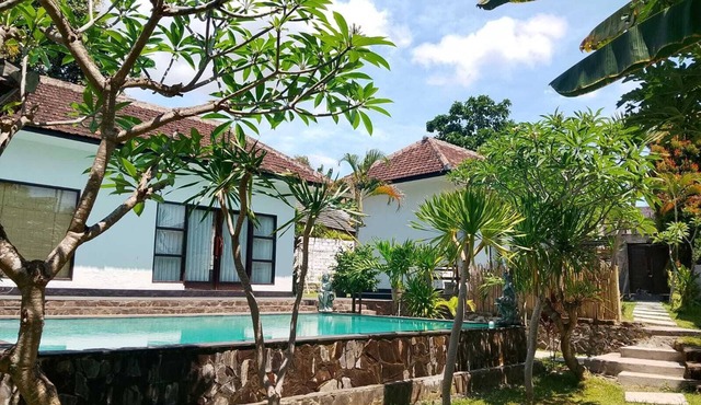Family fully furnished villa with big swimming pool. Near beach big Garden in Bali