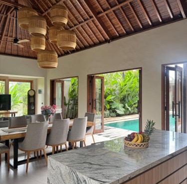 Family Haven 6BR Luxe Villa in Berawa, Canggu in Canggu