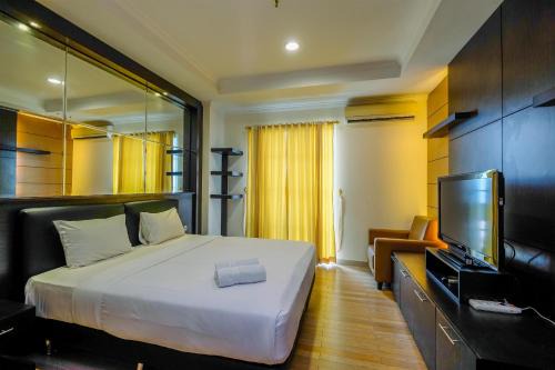 Fancy and Classic Studio Room at Bellezza Apartment By Travelio in Jakarta
