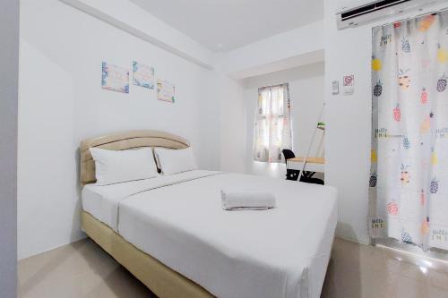 Fancy and Nice Studio at Urbantown Serpong Apartment By Travelio in Tangerang