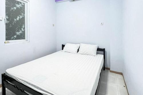 FeySha Guest House Mitra Reddoorz in Jakarta