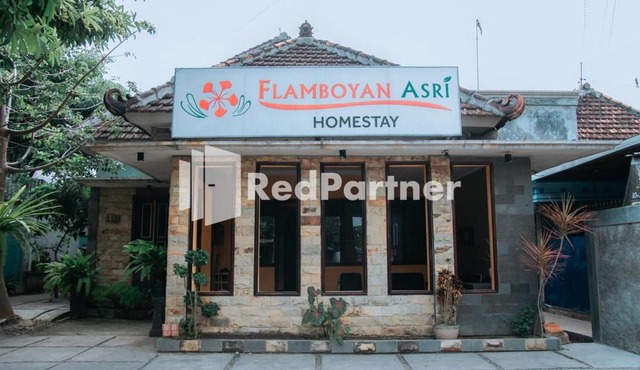 Flamboyan Asri Syariah Mitra RedDoorz near Kampung Inggris Pare in Pare