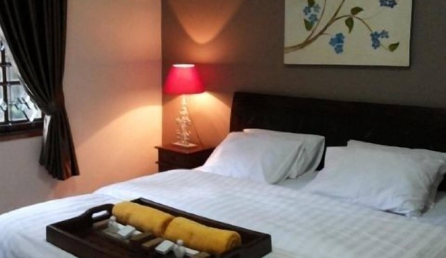 Four Bedroom House with terrace & Wifi in Yogyakarta