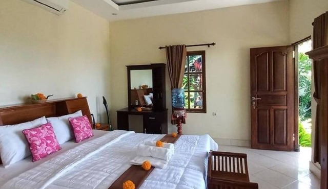 Frangipani Inn & Restaurant in Karangasem