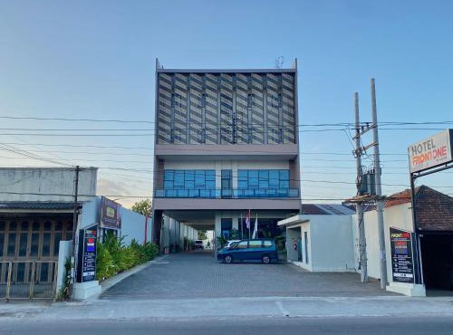 Front One Hotel Gombong in Gombong