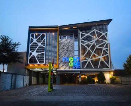 Front One Hotel Sragen in Sragen