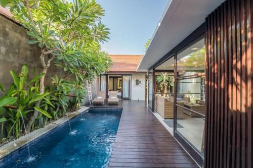 Garden-view villa w- pool & workspace - Villa Vozoda B by TROPICALLY in Kerobokan