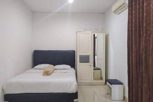 Graha HT Sumantri Mitra RedDoorz in Tasikmalaya