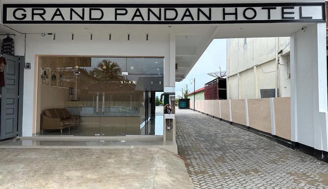 GRAND PANDAN HOTEL in Halangan