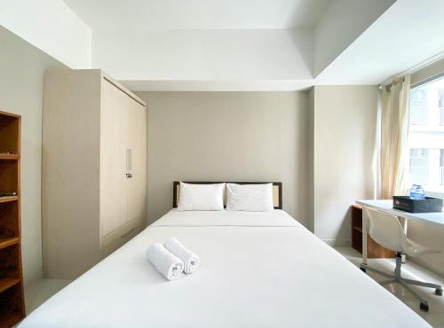 Great Choice Studio Apartment Gateway Park LRT City Jatibening By Travelio in Bekasi