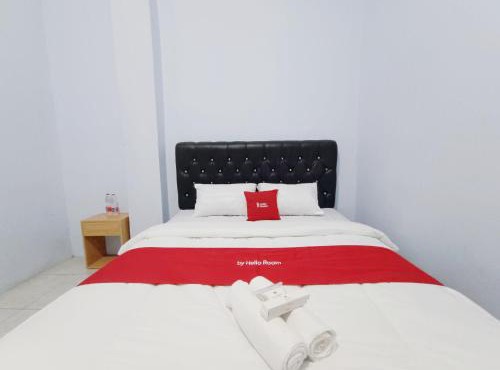 Guest House AA Syariah Pekalongan by Hello Room in Pekalongan