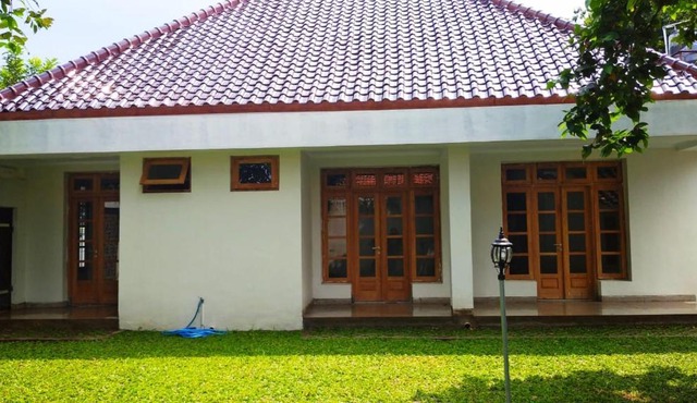 Guest House The Sun Bausasran in Sentool