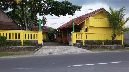 Gypsi Guest House in Pangandaran