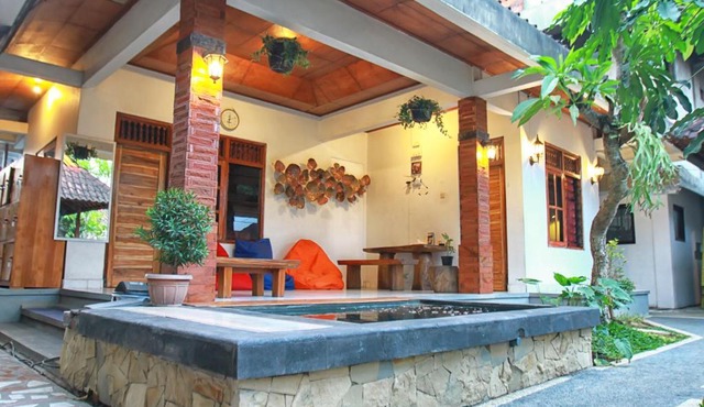 Halaman Depan Hostel in Ubud