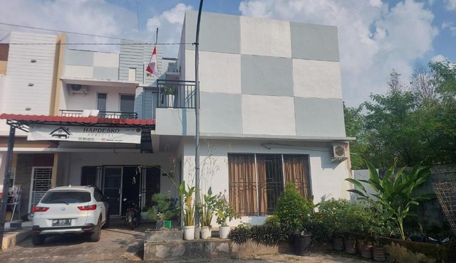 HAPDESKO HOMESTAY in Batam Center