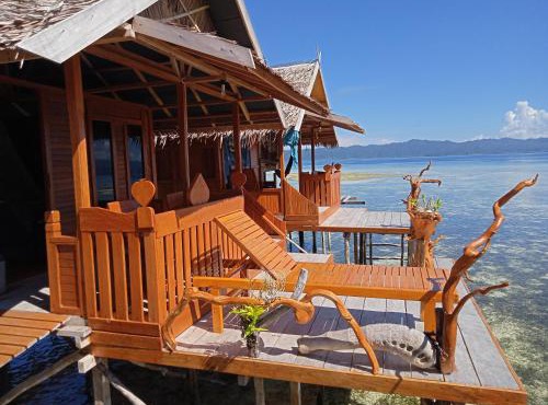 Happy Homestay Arborek in Besir