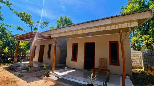 Hecter Surf House in Nembrala
