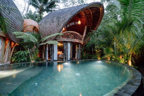 Hideout Mountain by Ini Vie Hospitality in Selat