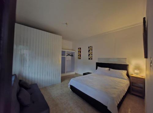 Hillside guest house and restaurant in Gitgit
