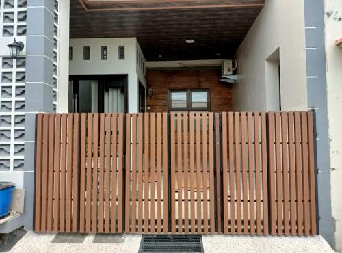 Homestay Berlian T in Alastuwo