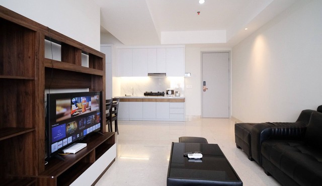 Homey 3Br With Private Lift At Grand Sungkono Lagoon Apartment in Surabaya