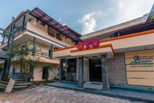 Hotel O Bogor Puncak Near Padang Golf Bukit Pelangi Formerly Gunung Geulis Village in Bogor