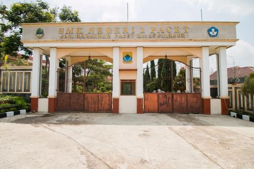 Hotel O Edotel Smkn 1 Pacet Syariah in Puncak