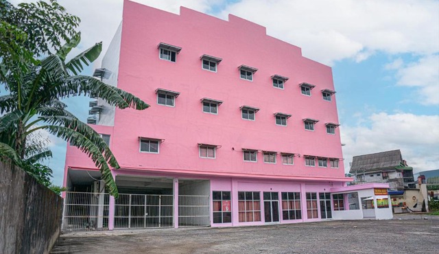 Hotel O Enjoy Homestay & Cafe in Sungguminasa