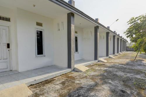 Hotel O Griya Sandi Syariah Rogojampi in Banyuwangi