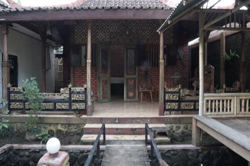 Hotel O Holy HomestayNearWisata Kopi Desa Tamansari in Banyuwangi