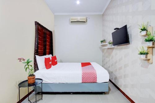 Hotel O Homestay Koe Syariah in Purwokerto