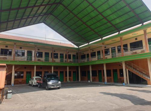 Hotel O Houstel Darma Syariah in Probolinggo