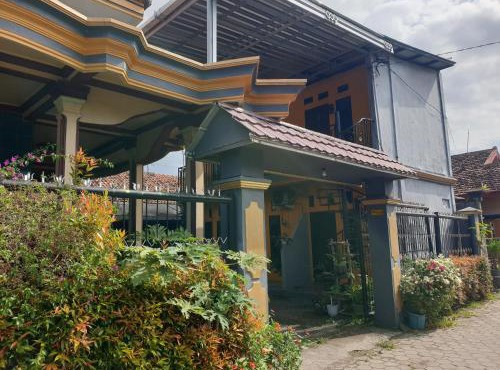 Hotel O Kos Haji Jakfar SyariahNearPancoran mas 25 in Banyuwangi