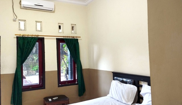 Hotel O Kos Moncok in Mataram