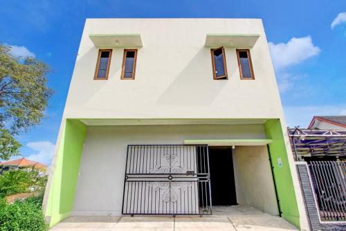 Hotel O Mirza Guesthouse Syariah in Yogyakarta