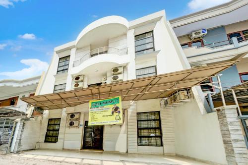 Hotel O MUMU HOMESTAYNearCarnival Park Surabaya in Surabaya