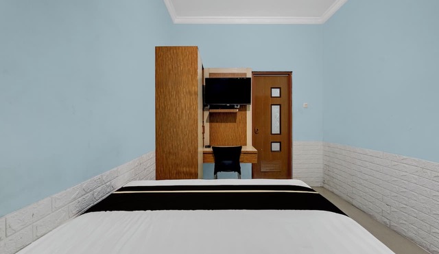 Hotel O near UGM formerly Bayang Brothers Guest House in Depok