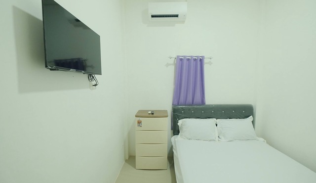 Hotel O Penginapan Permata Hijau Syariah Near Bukit Teletubbies in Parepare