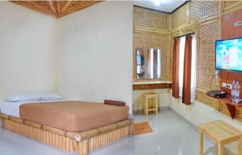 Hotel O Penginapan Putri Asih Sawarna in Sawarna