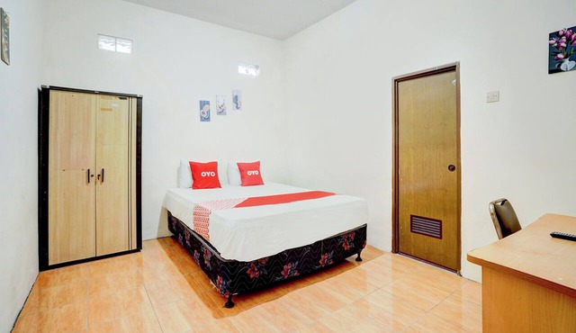Hotel O Petraya Residence near City of Tomorrow Mall in Surabaya