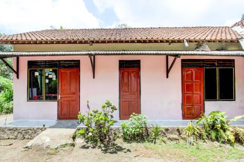 Hotel O Pondok Wisata Sekar KemuningNearWonogondang Camp (Bumi Perkemahan Wonogondang) in Yogyakarta