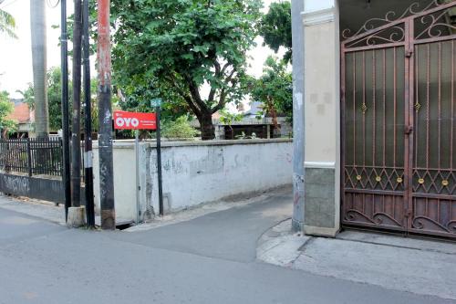 Hotel O Rumah Ayub Syariah in Jakarta