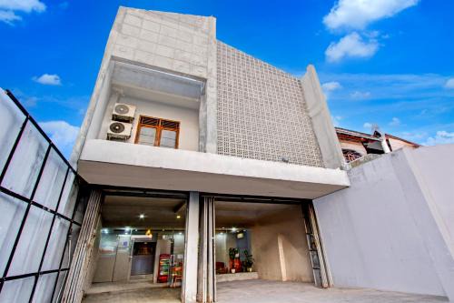 Hotel O Tegal near near Pacific Mall Tegal formerly Hugo Suites Family in Tegal