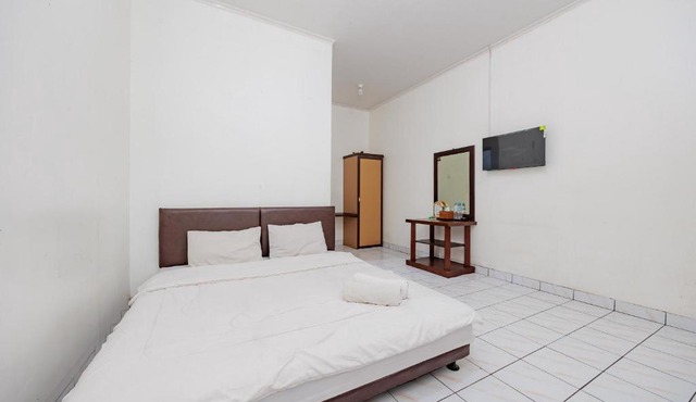 Hotel Pelangi Merak RedPartner in Merak